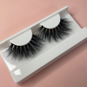 Val Lashes
